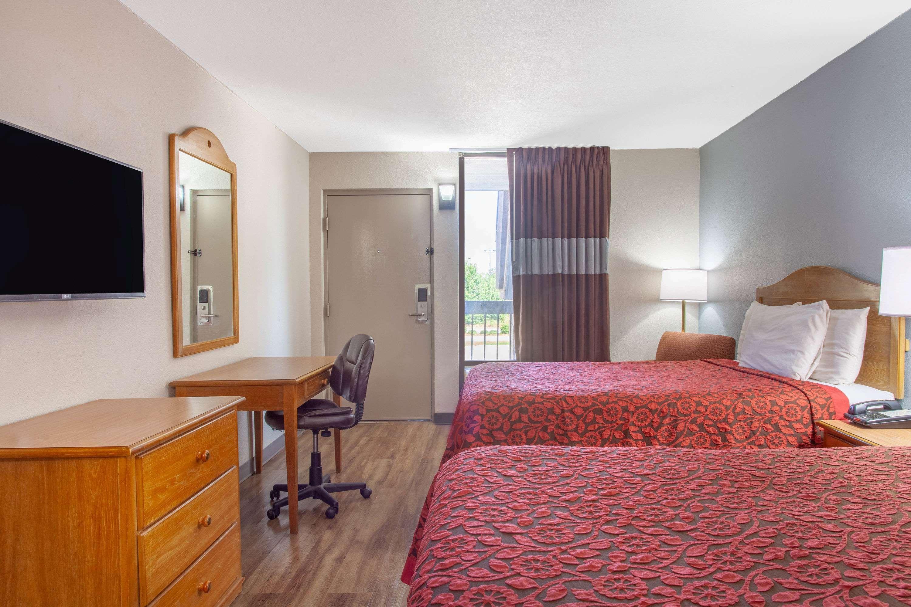 Days Inn By Wyndham Clinton - Laurens I-26 Eksteriør billede