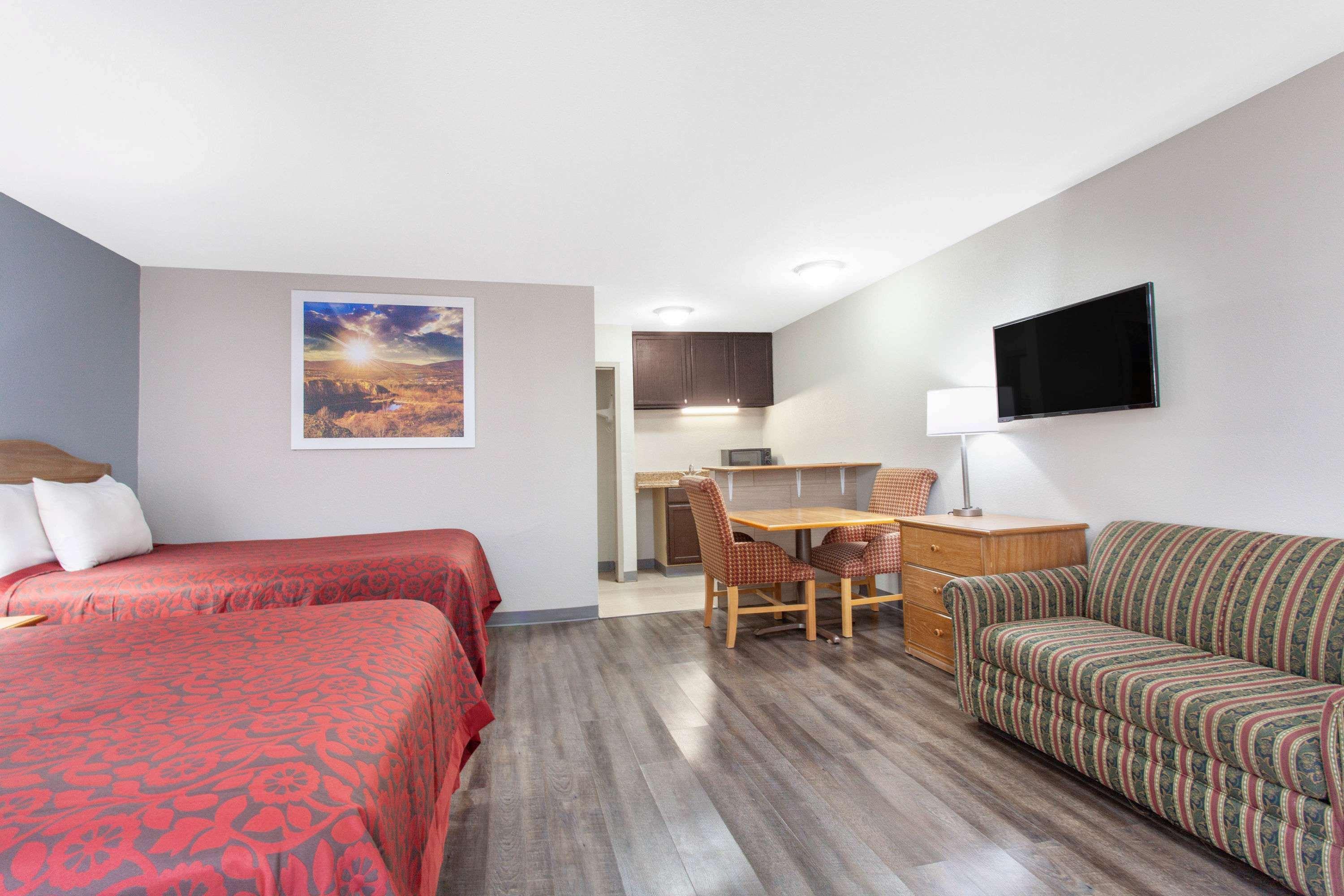 Days Inn By Wyndham Clinton - Laurens I-26 Eksteriør billede