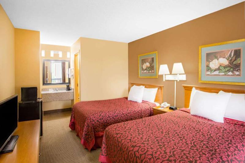Days Inn By Wyndham Clinton - Laurens I-26 Eksteriør billede