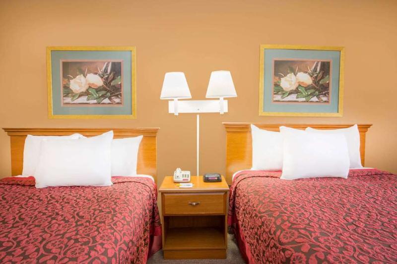 Days Inn By Wyndham Clinton - Laurens I-26 Eksteriør billede