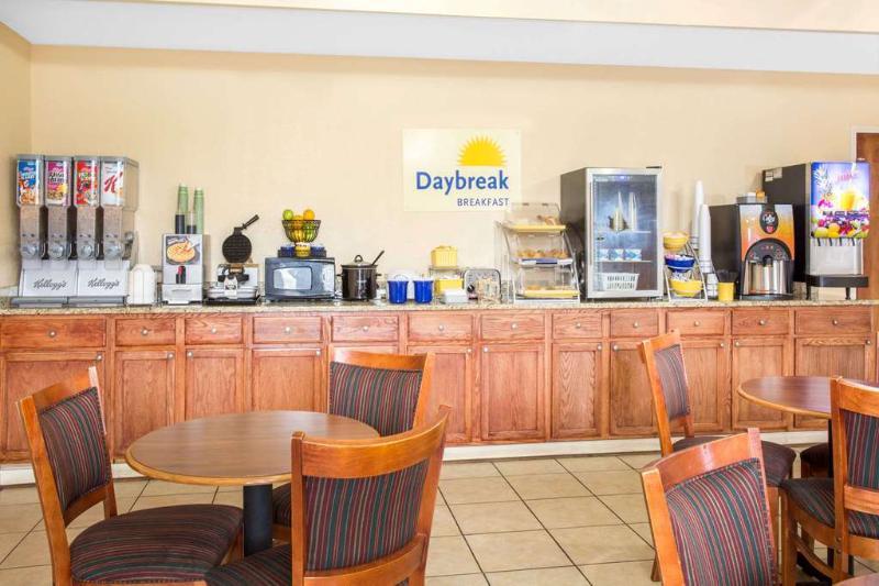 Days Inn By Wyndham Clinton - Laurens I-26 Eksteriør billede