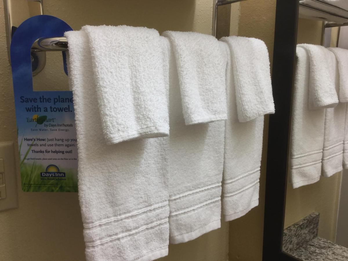 Days Inn By Wyndham Clinton - Laurens I-26 Eksteriør billede